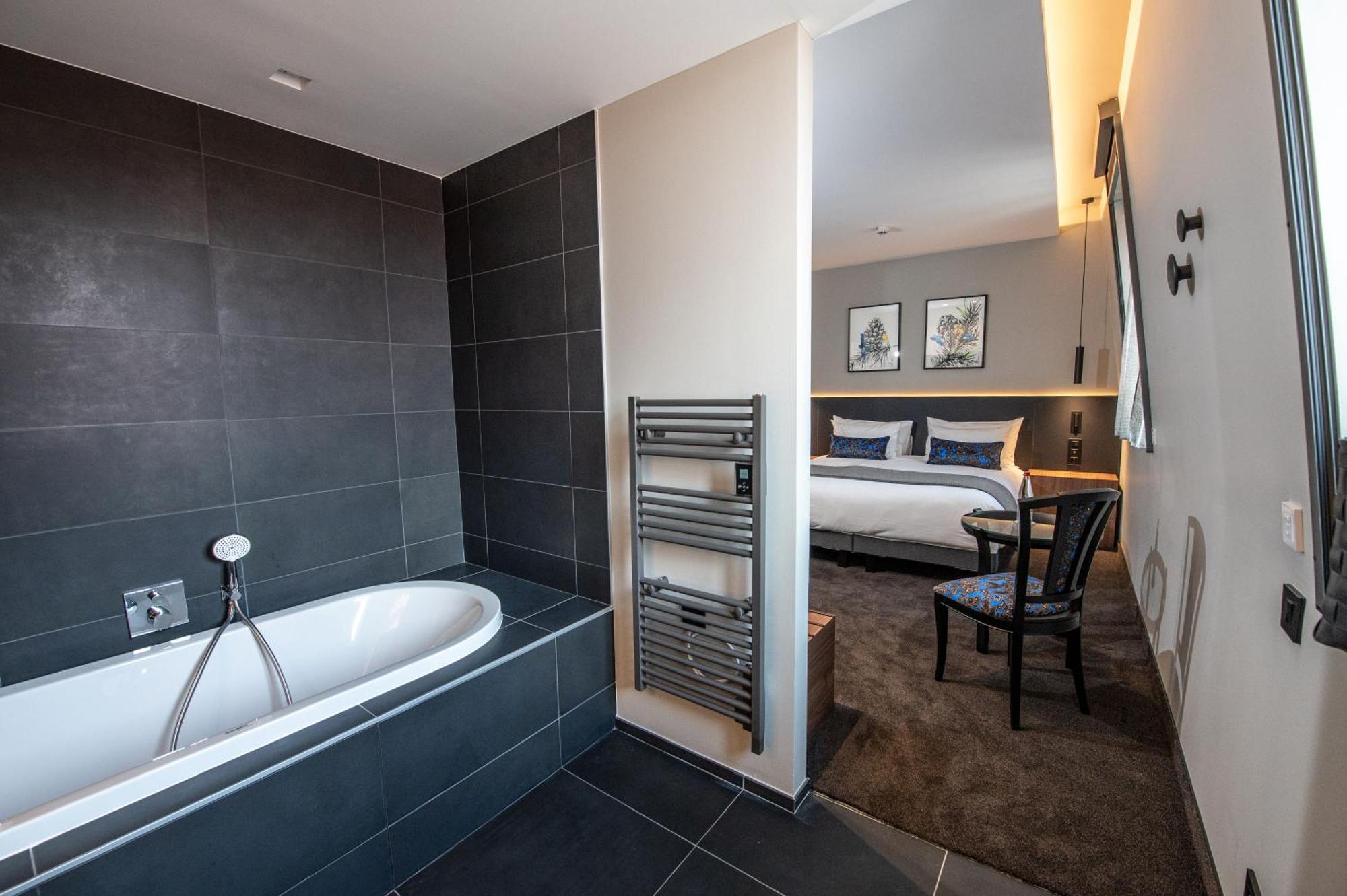 Best Western Premier Le Chapitre Hotel And Spa Remiremont Exteriör bild