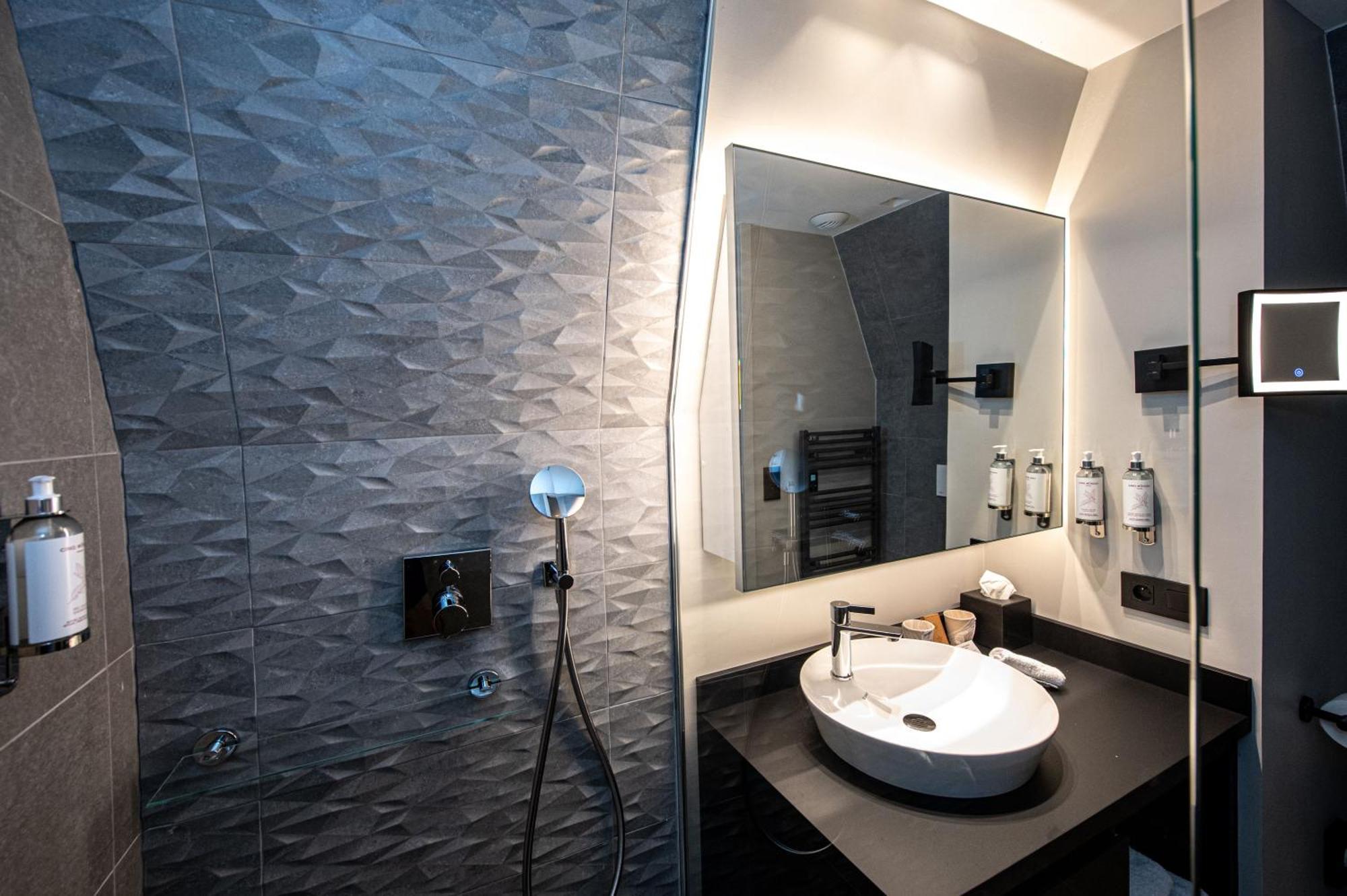 Best Western Premier Le Chapitre Hotel And Spa Remiremont Exteriör bild