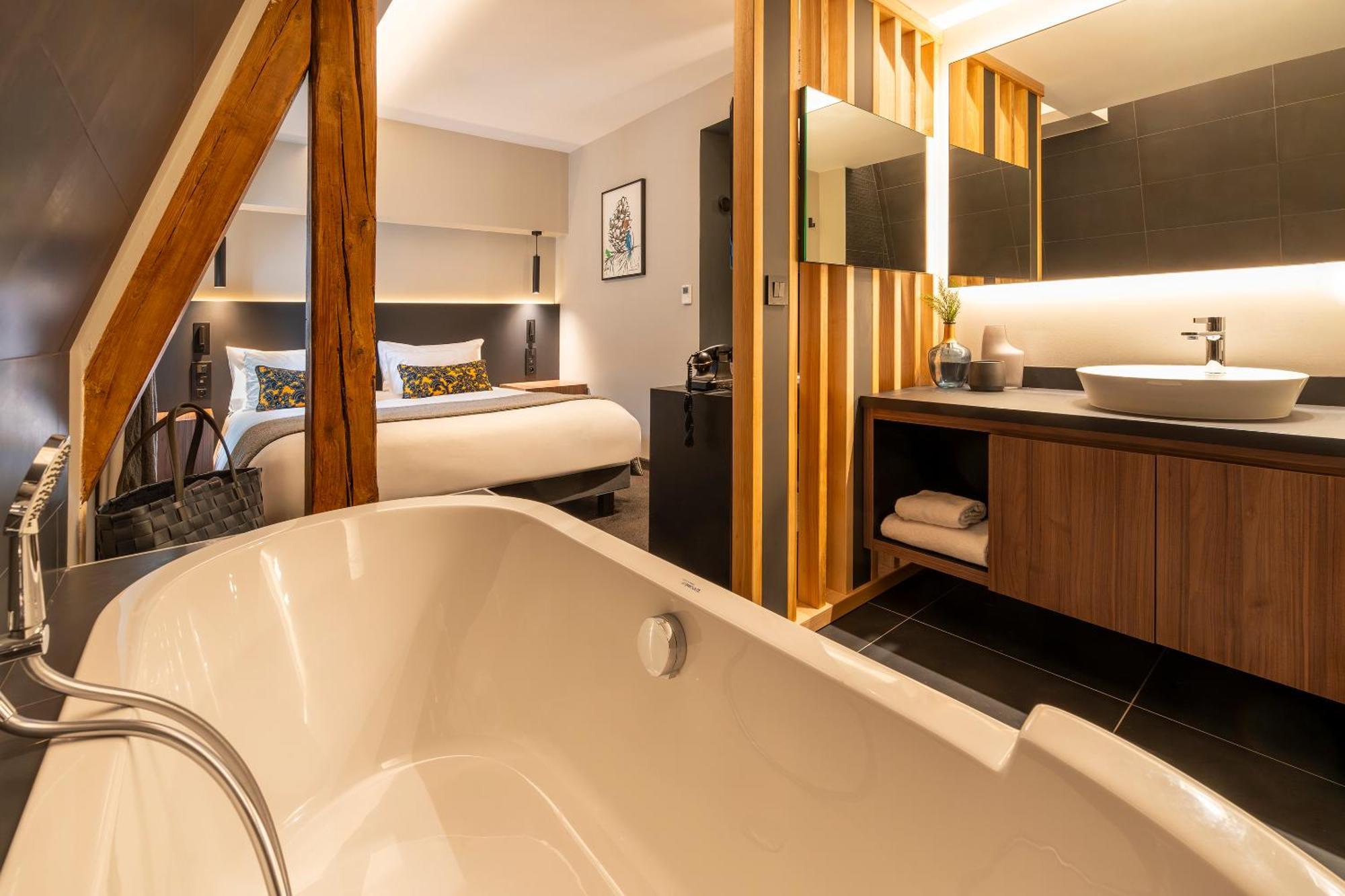 Best Western Premier Le Chapitre Hotel And Spa Remiremont Exteriör bild