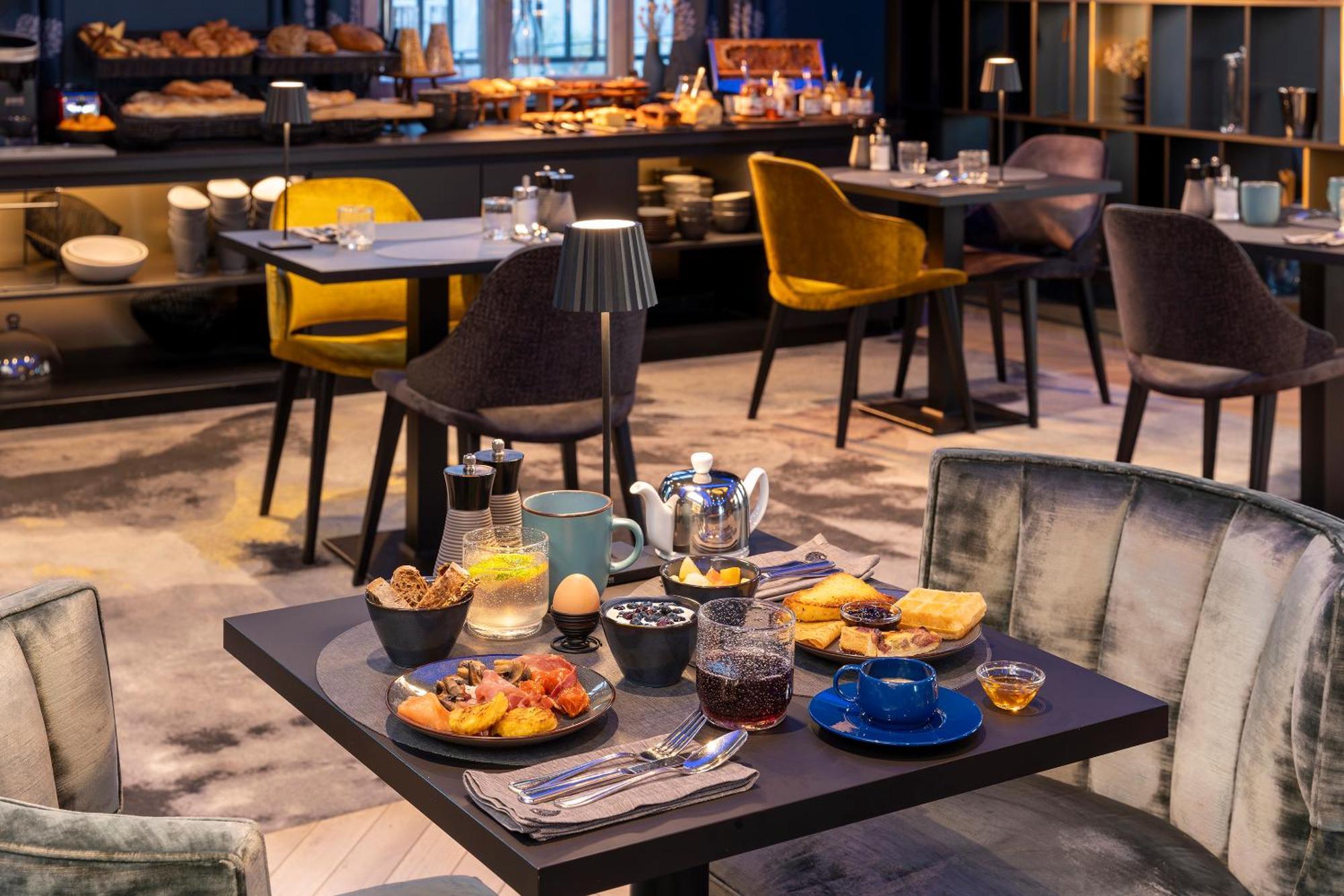 Best Western Premier Le Chapitre Hotel And Spa Remiremont Exteriör bild