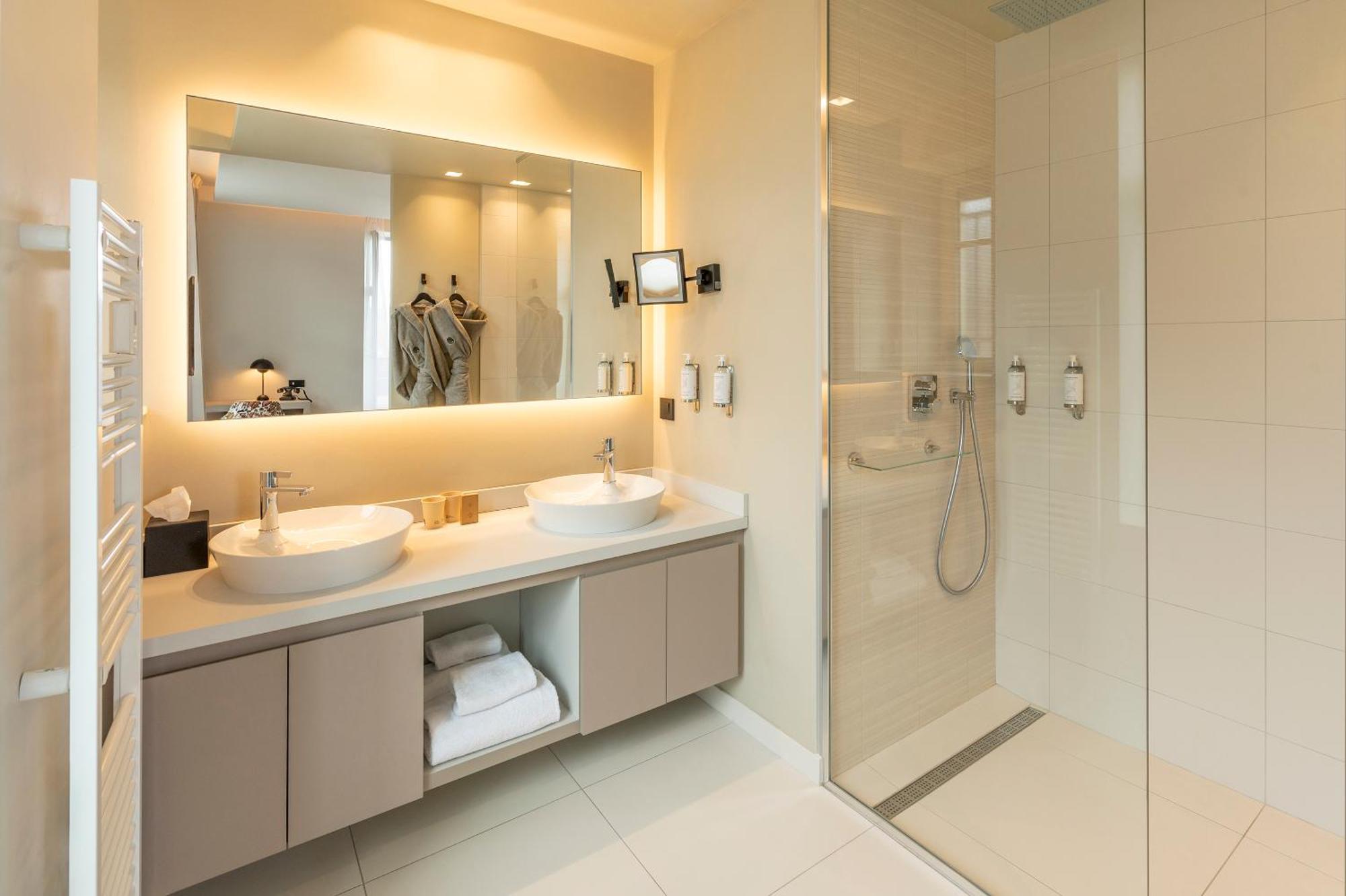 Best Western Premier Le Chapitre Hotel And Spa Remiremont Exteriör bild