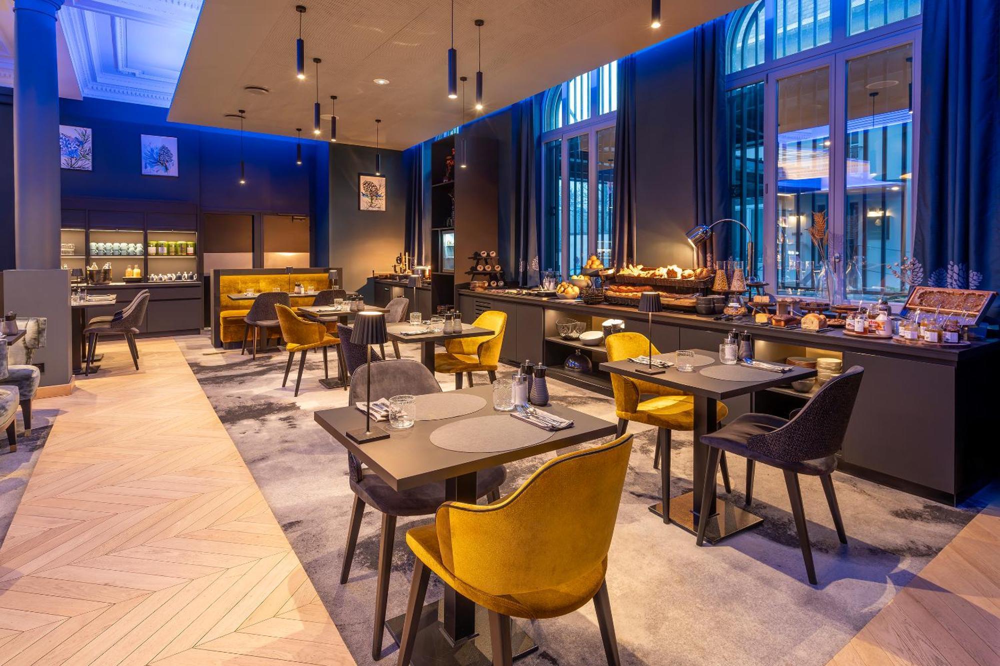 Best Western Premier Le Chapitre Hotel And Spa Remiremont Exteriör bild